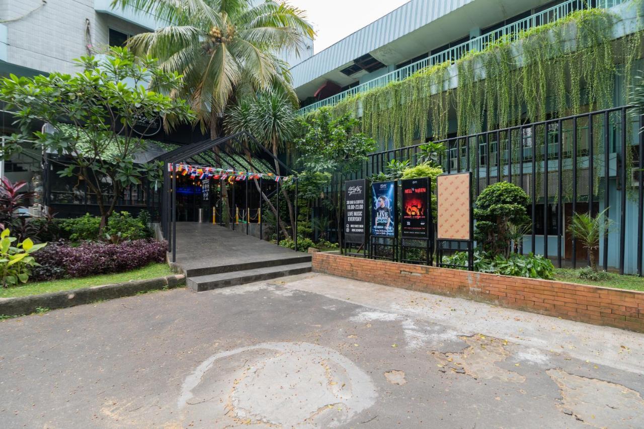 Reddoorz Plus Near Kebayoran Baru Blok S Jakarta Exteriör bild