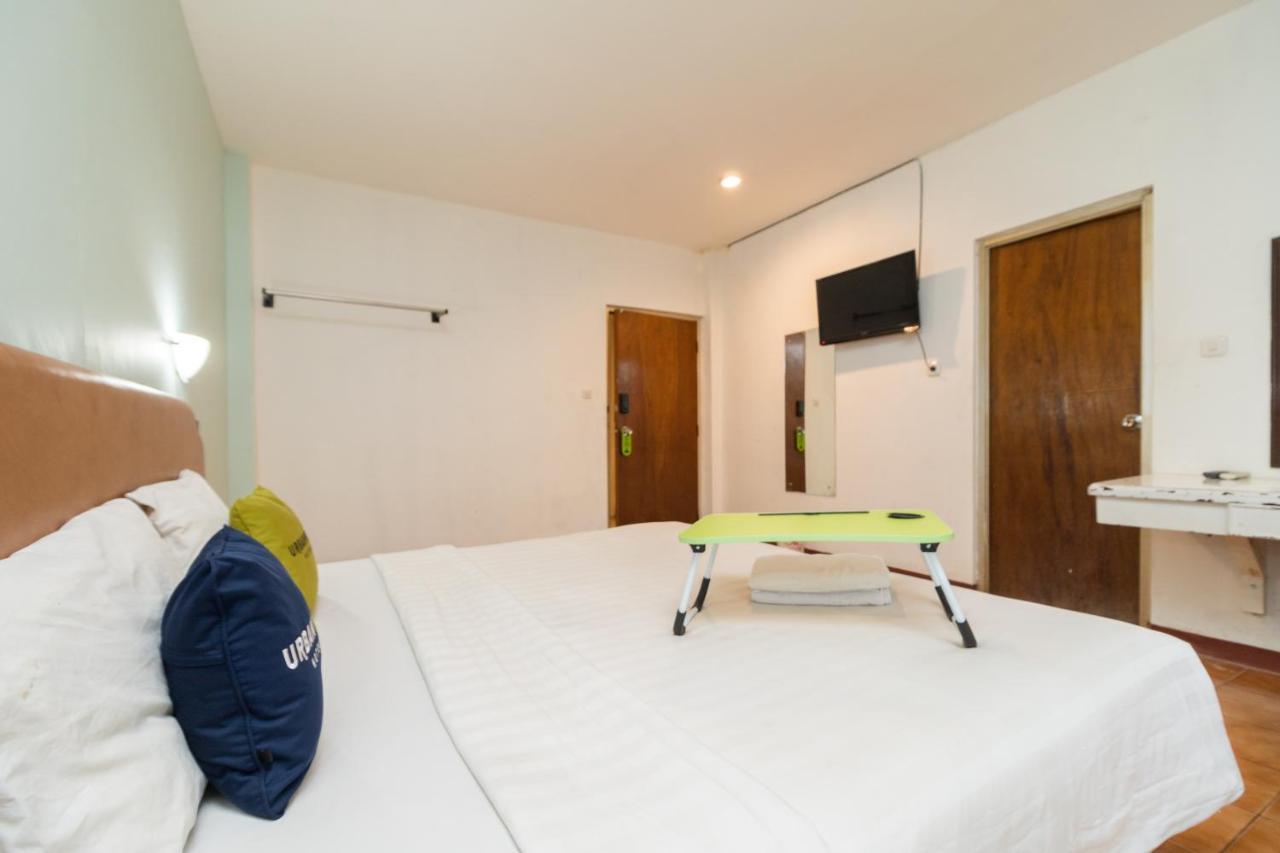 Reddoorz Plus Near Kebayoran Baru Blok S Jakarta Exteriör bild