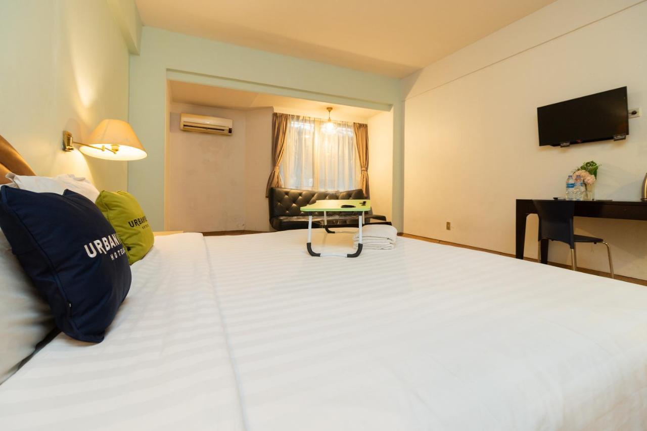 Reddoorz Plus Near Kebayoran Baru Blok S Jakarta Exteriör bild