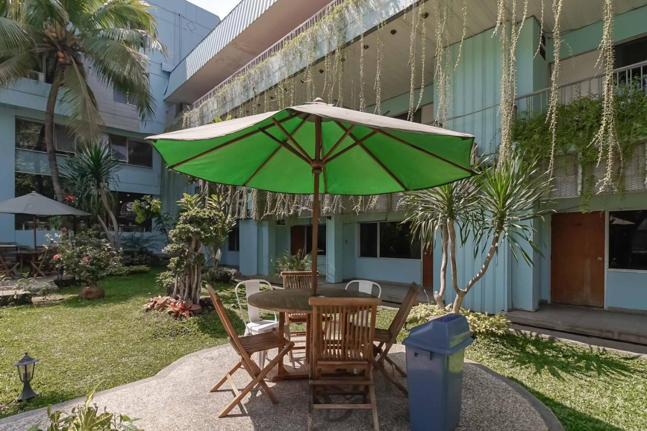 Reddoorz Plus Near Kebayoran Baru Blok S Jakarta Exteriör bild