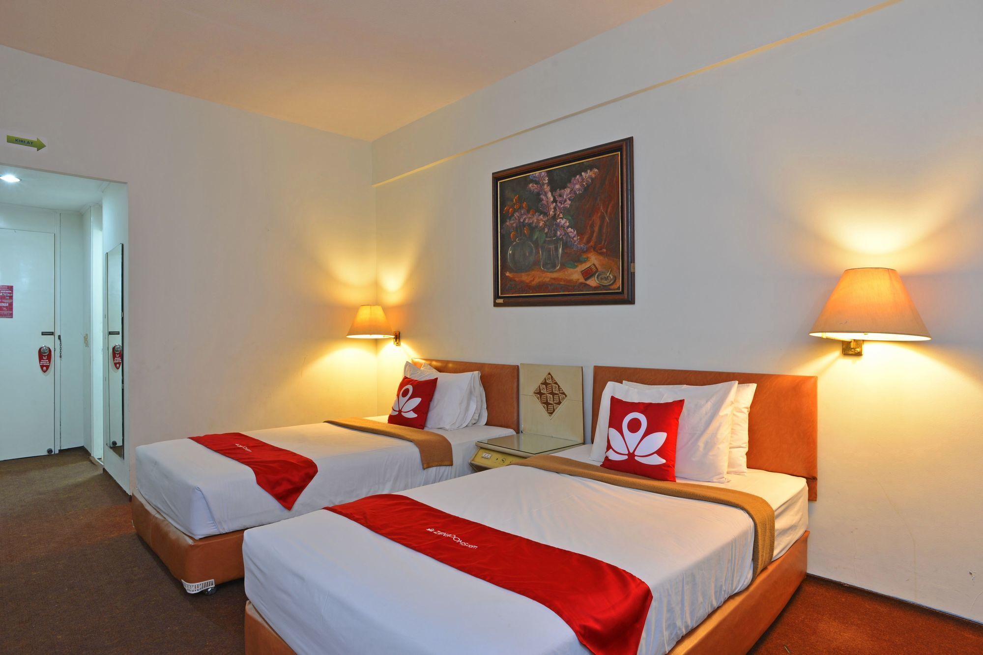 Reddoorz Plus Near Kebayoran Baru Blok S Jakarta Exteriör bild